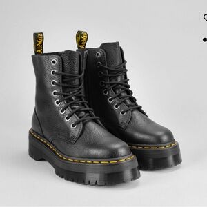 Dr. Martens Jadon III, Leather Platform Boots, Size 7